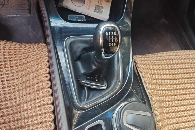 Used BAIC Beijing U7 2019 1.5T Manual Elite Version China VI Gear Lever