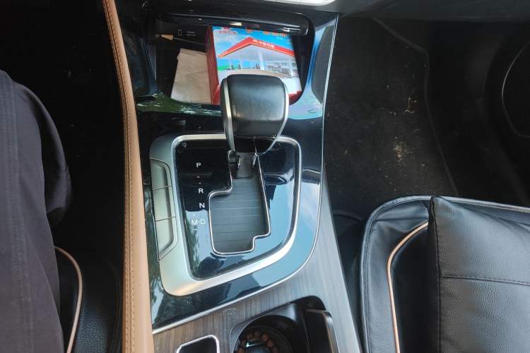 Used BAIC Beijing U7 2019 1.5T CVT New Smart Version China VI Emission Standard Gear Lever
