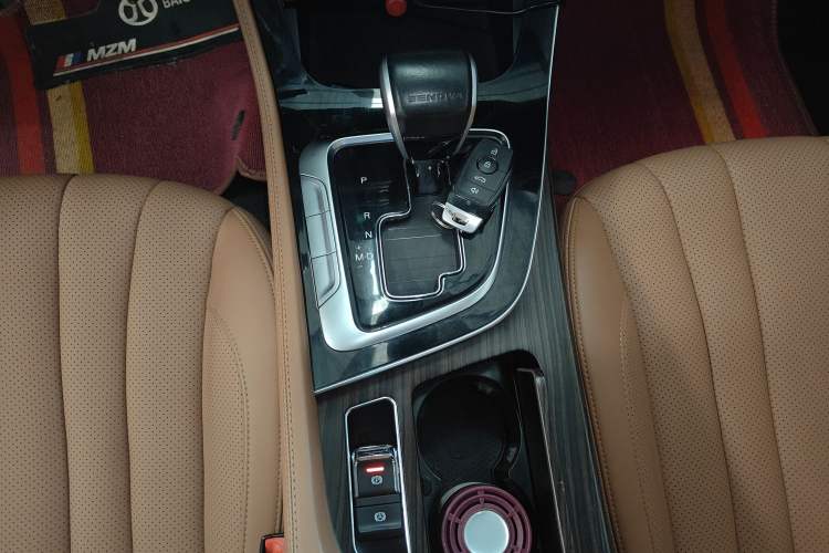 Used BAIC Beijing U7 2019 1.5T CVT New Smart Version China VI Emission Standard Gear Lever