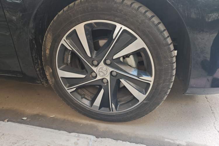 Used BAIC Beijing U7 2019 1.5T Manual Elite Version China VI Right Front Wheel Hub