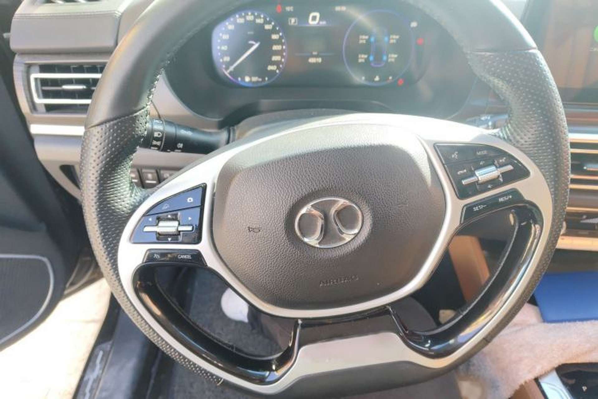 Used BAIC Beijing U7 2019 1.5T CVT New Smart Version China V Steering Wheel