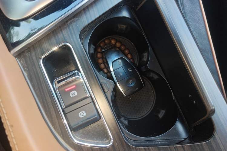 Used BAIC Beijing U7 2019 1.5T CVT New Smart Version China VI Emission Standard Vehicle Key
