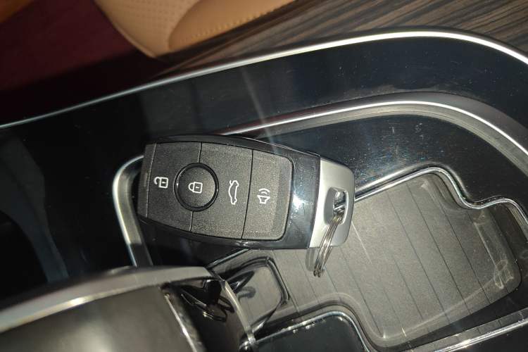 Used BAIC Beijing U7 2019 1.5T CVT New Smart Version China VI Emission Standard Vehicle Key