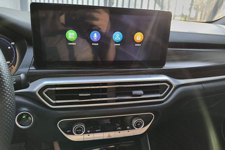 Used BAIC Beijing U7 2019 1.5T CVT New Smart Version China VI Emission Standard Audio And AC Panel
