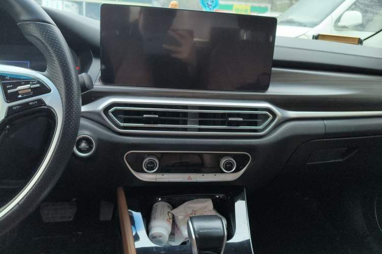 Used BAIC Beijing U7 2019 1.5T CVT New Smart Version China V Audio And AC Panel