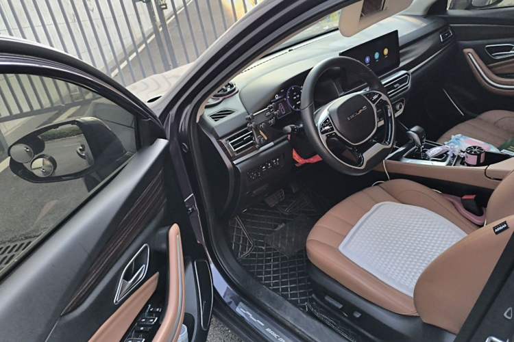 Used BAIC Beijing U7 2019 1.5T CVT New Smart Version China VI Emission Standard Driver Seat