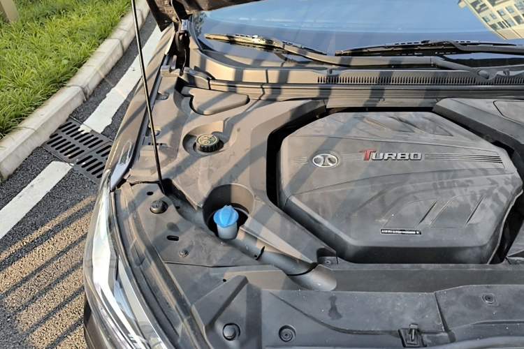 Used BAIC Beijing U7 2019 1.5T CVT New Smart Version China VI Emission Standard Engine Bay Right