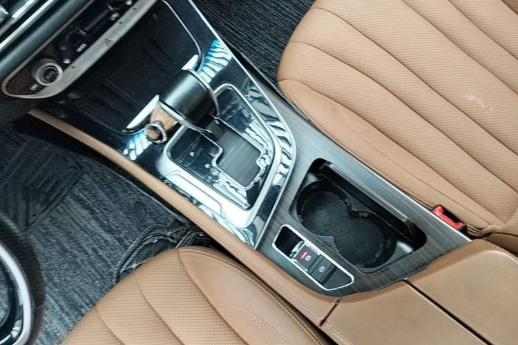 Used BAIC Beijing U7 2019 1.5T CVT New Smart Version China V Gear Lever