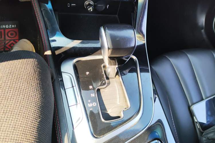 Used BAIC Beijing U7 2019 1.5T CVT Elite Version China VI Gear Lever