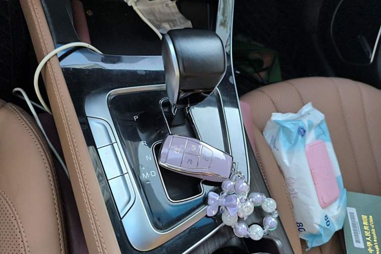 Used BAIC Beijing U7 2019 1.5T CVT New Smart Version China VI Emission Standard Gear Lever