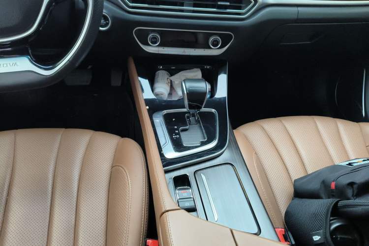 Used BAIC Beijing U7 2019 1.5T CVT New Smart Version China V Gear Lever