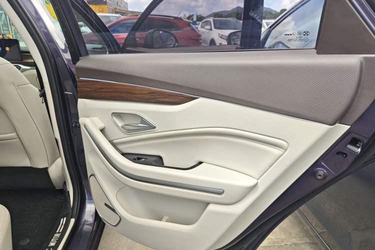 Used BAIC Beijing U7 2019 1.5T CVT New Smart Version China V Interior 6
