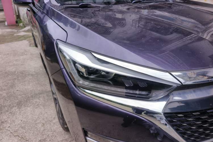 Used BAIC Beijing U7 2019 1.5T CVT New Smart Version China VI Emission Standard Right Front Headlight
