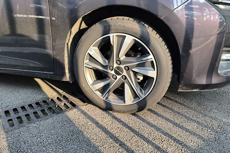 Used BAIC Beijing U7 2019 1.5T CVT New Smart Version China VI Emission Standard Right Front Wheel Hub