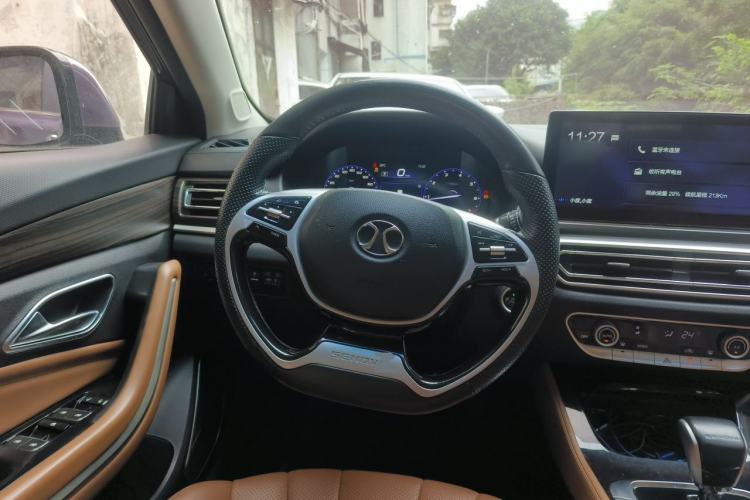 Used BAIC Beijing U7 2019 1.5T CVT New Smart Version China VI Emission Standard Steering Wheel