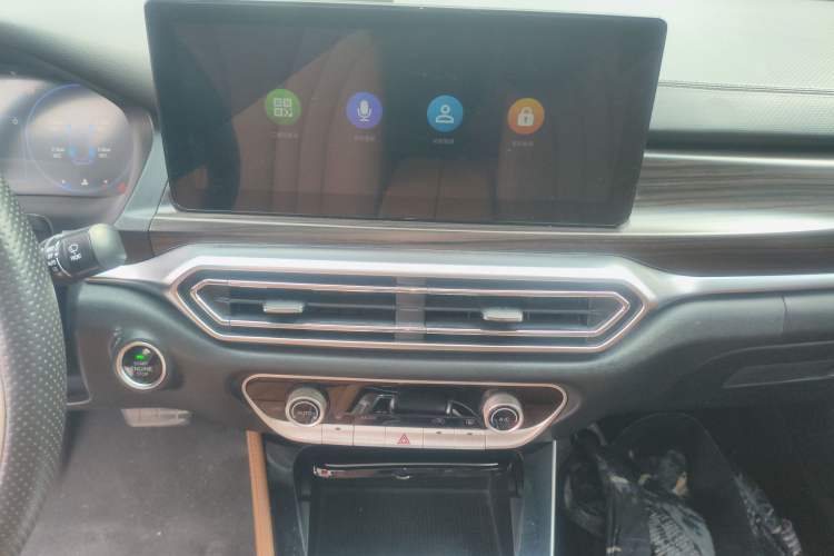 Used BAIC Beijing U7 2019 1.5T CVT New Smart Version China V Audio And AC Panel
