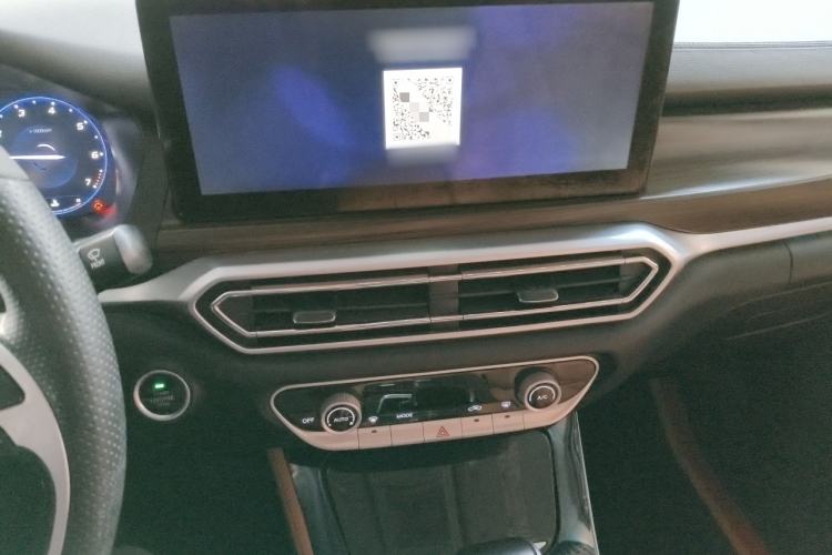 Used BAIC Beijing U7 2019 1.5T CVT New Smart Version China VI Emission Standard Audio And AC Panel