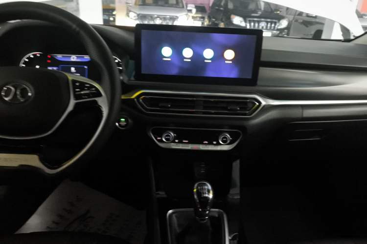 Used BAIC Beijing U7 2019 1.5T Manual Elite Version China VI Audio And AC Panel
