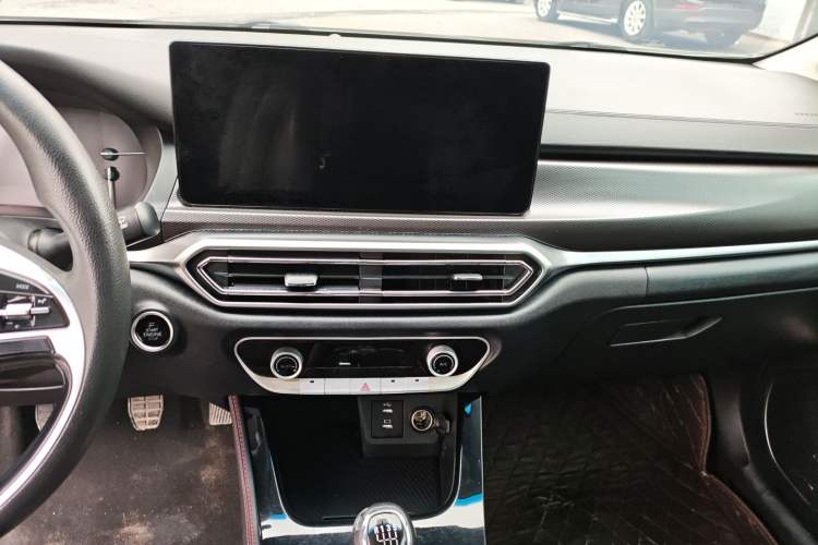 Used BAIC Beijing U7 2019 1.5T Manual Elite Version China V Emission Standard Audio And AC Panel