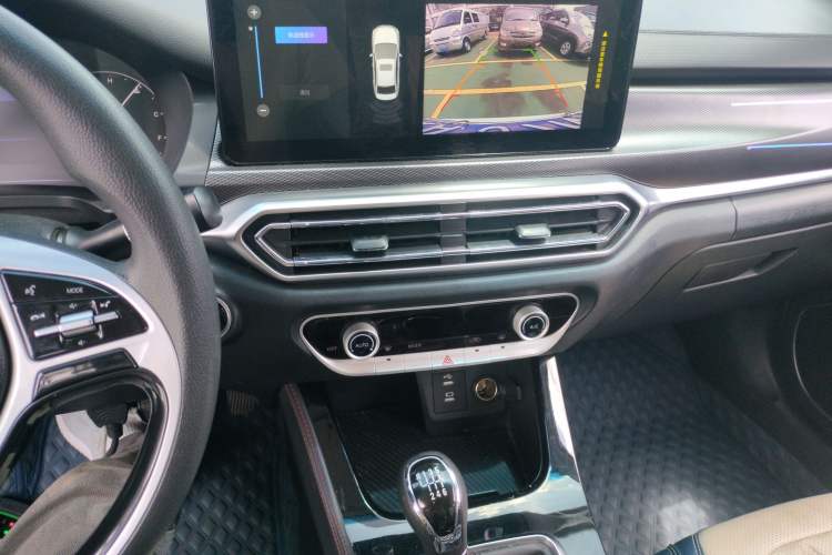 Used BAIC Beijing U7 2019 1.5T Manual Elite Version China V Emission Standard Audio And AC Panel
