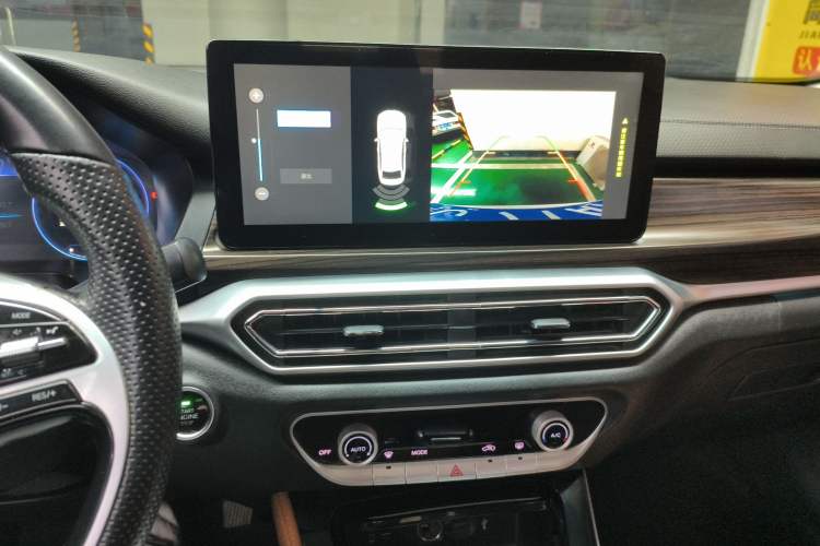 Used BAIC Beijing U7 2019 1.5T CVT New Smart Version China VI Emission Standard Audio And AC Panel