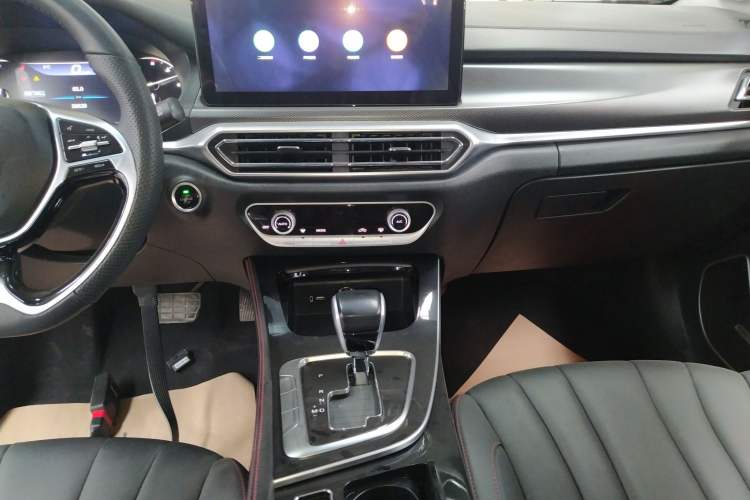 Used BAIC Beijing U7 2019 1.5T CVT Elite Version China VI Audio And AC Panel