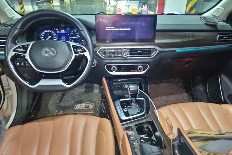 Used BAIC Beijing U7 2019 1.5T CVT New Smart Version China VI Emission Standard Center Console