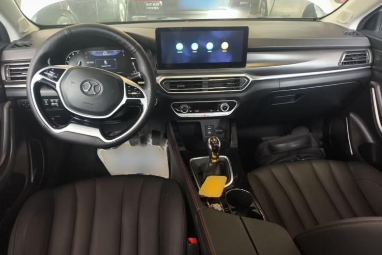 Used BAIC Beijing U7 2019 1.5T Manual Elite Version China VI Center Console