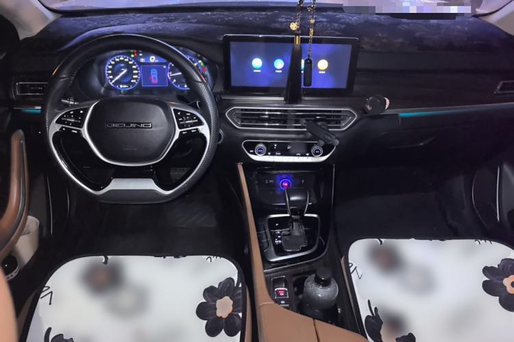 Used BAIC Beijing U7 2019 1.5T CVT New Smart Version China VI Emission Standard Center Console