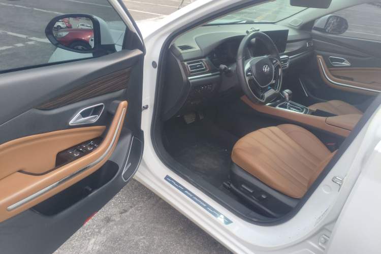 Used BAIC Beijing U7 2019 1.5T CVT New Smart Version China V Driver Seat