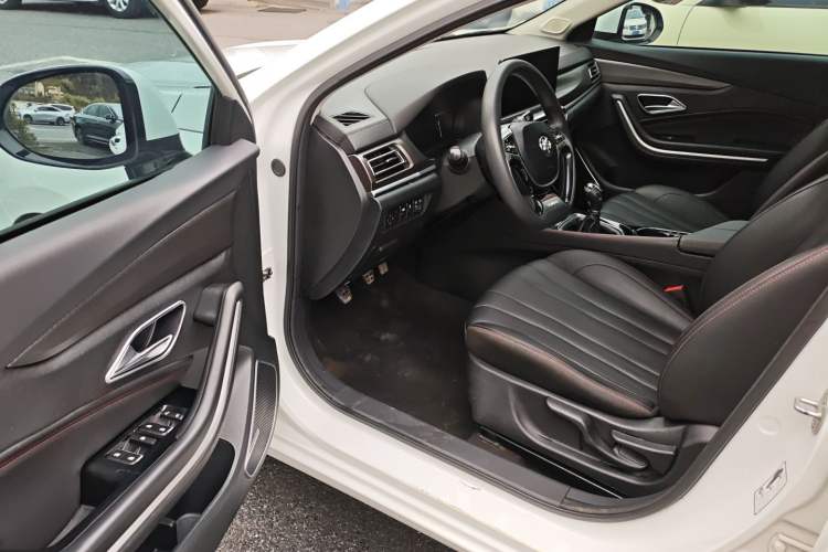 Used BAIC Beijing U7 2019 1.5T Manual Elite Version China V Emission Standard Driver Seat