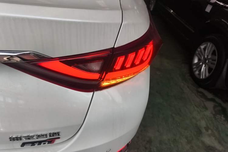 Used BAIC Beijing U7 2019 1.5T Manual Elite Version China VI Exterior 3