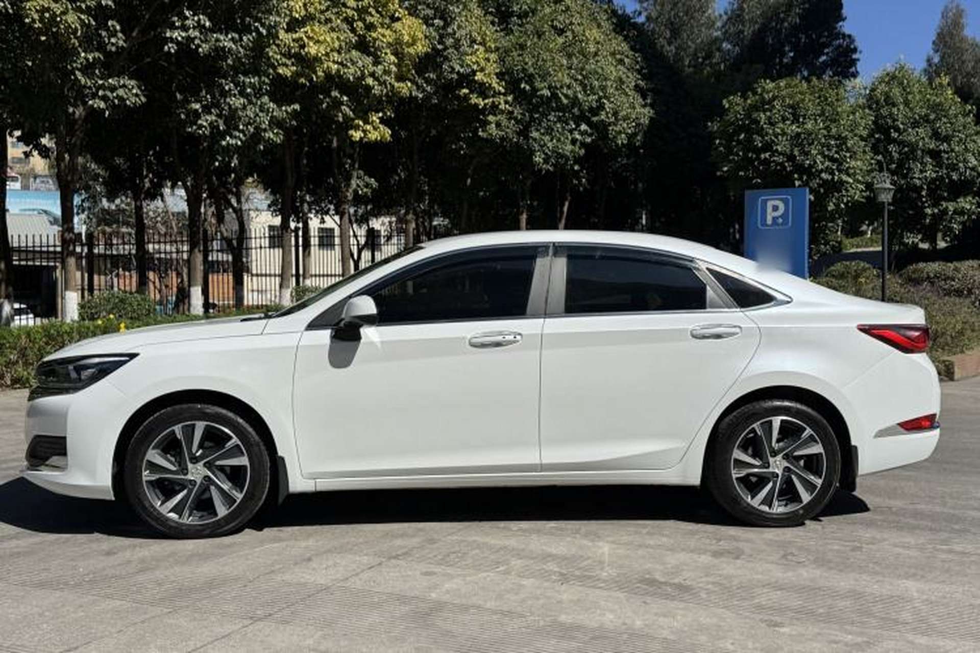 Used BAIC Beijing U7 2019 1.5T Manual Elite Version China VI Exterior 3