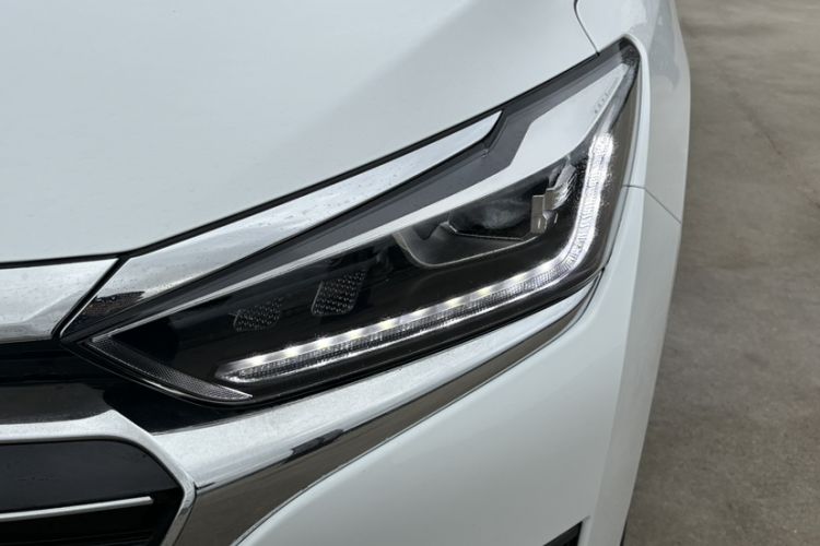Used BAIC Beijing U7 2019 1.5T CVT New Smart Version China VI Emission Standard Exterior 4