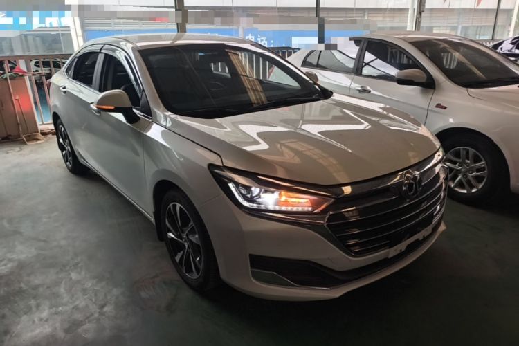 Used BAIC Beijing U7 2019 1.5T Manual Elite Version China VI Front Right 45 Deg