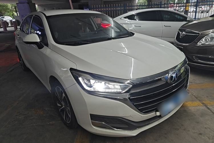 Used BAIC Beijing U7 2019 1.5T CVT Elite Version China VI Front Right 45 Deg