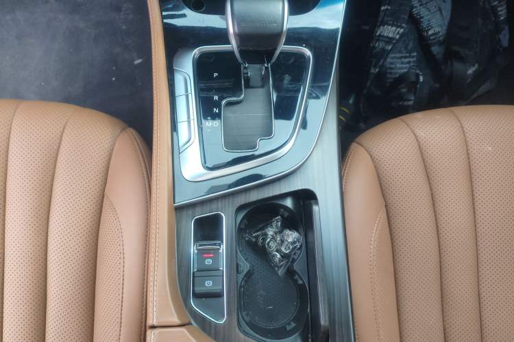 Used BAIC Beijing U7 2019 1.5T CVT New Smart Version China V Gear Lever
