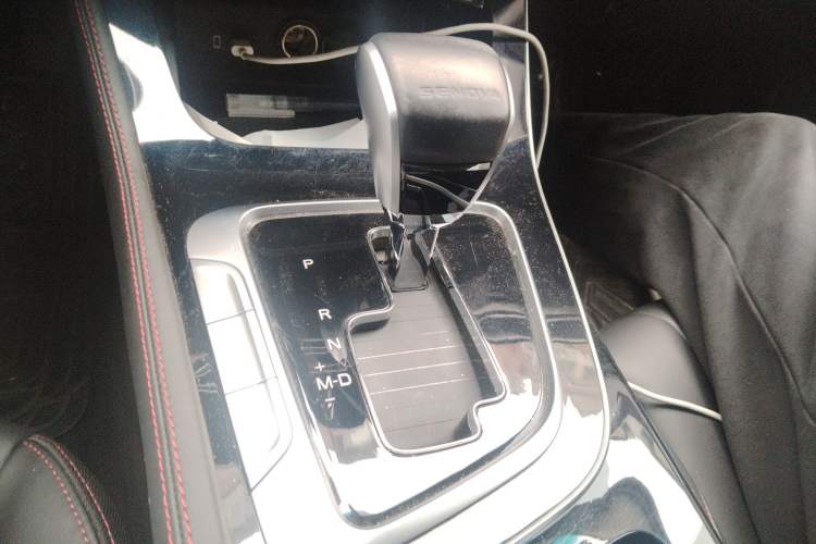 Used BAIC Beijing U7 2019 1.5T CVT Elite Edition China V Gear Lever