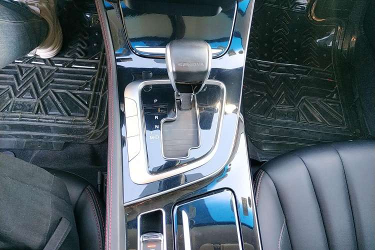 Used BAIC Beijing U7 2019 1.5T CVT Elite Edition China V Gear Lever