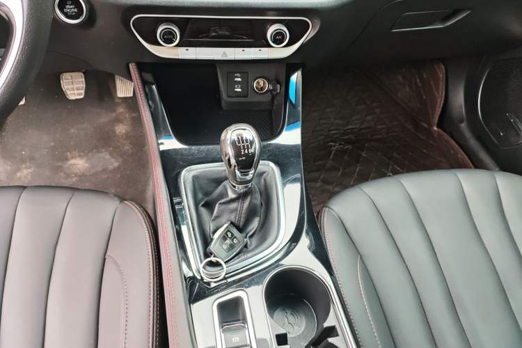 Used BAIC Beijing U7 2019 1.5T Manual Elite Version China V Emission Standard Gear Lever