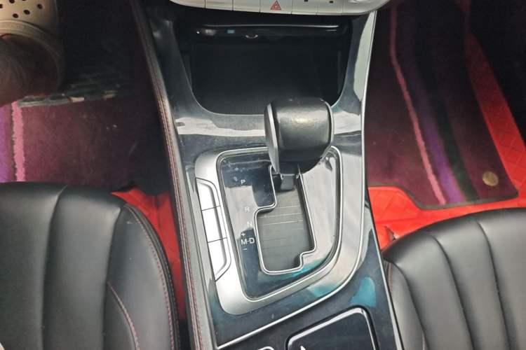 Used BAIC Beijing U7 2019 1.5T CVT Elite Version China VI Gear Lever