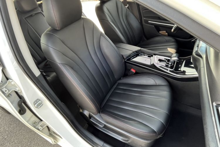 Used BAIC Beijing U7 2019 1.5T CVT Elite Edition China V Interior 10