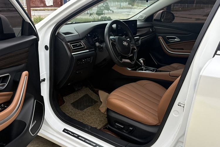 Used BAIC Beijing U7 2019 1.5T CVT New Smart Version China VI Emission Standard Interior 2