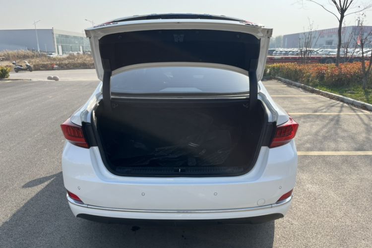 Used BAIC Beijing U7 2019 1.5T CVT Elite Edition China V Interior 9