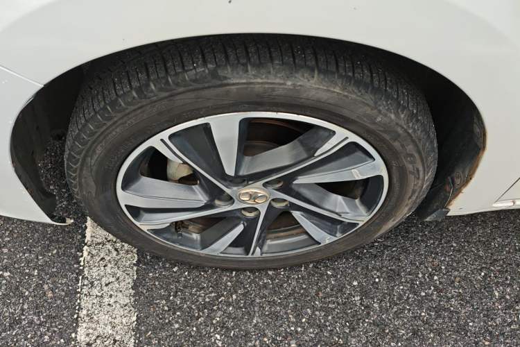 Used BAIC Beijing U7 2019 1.5T Manual Elite Version China V Emission Standard Left Front Wheel Hub