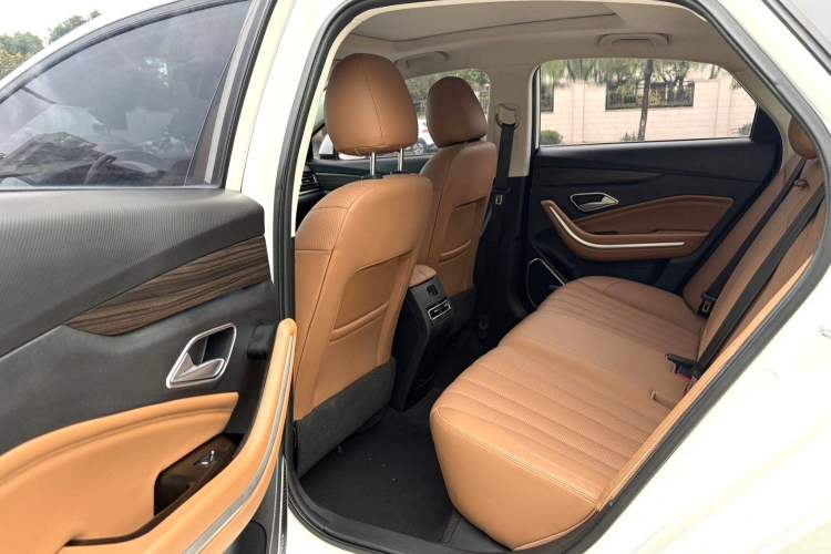 Used BAIC Beijing U7 2019 1.5T CVT New Smart Version China VI Emission Standard Left Rear Seat
