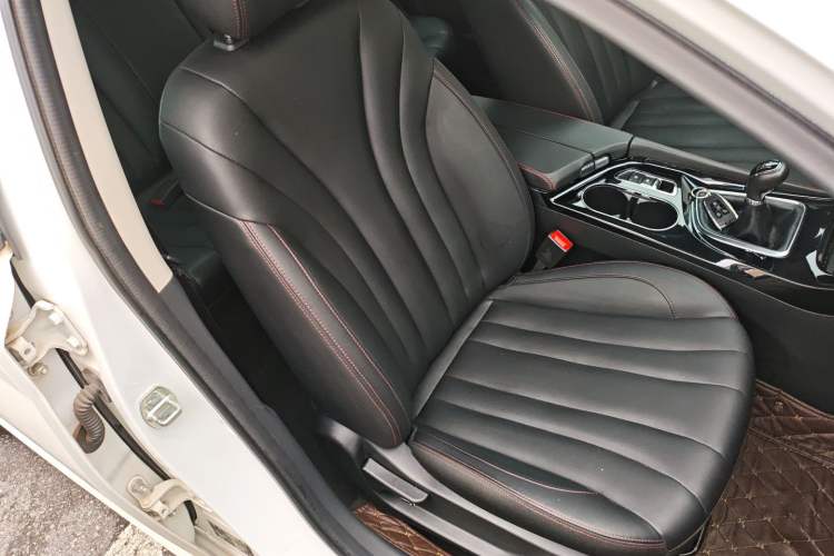 Used BAIC Beijing U7 2019 1.5T Manual Elite Version China V Emission Standard Right Front Seat