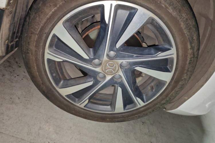 Used BAIC Beijing U7 2019 1.5T CVT New Smart Version China VI Emission Standard Right Front Wheel Hub