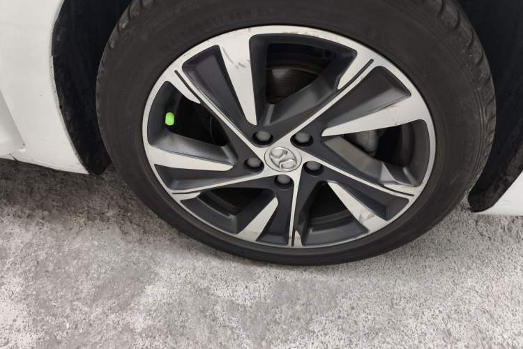 Used BAIC Beijing U7 2019 1.5T CVT New Smart Version China V Right Front Wheel Hub