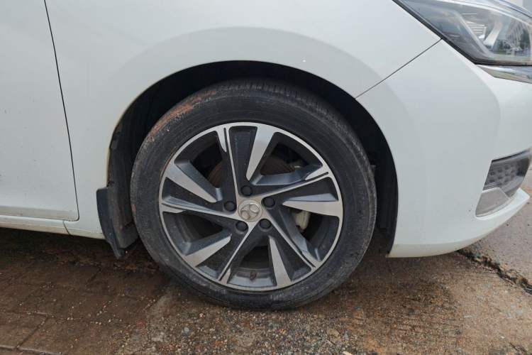 Used BAIC Beijing U7 2019 1.5T Manual Elite Version China V Emission Standard Right Front Wheel Hub